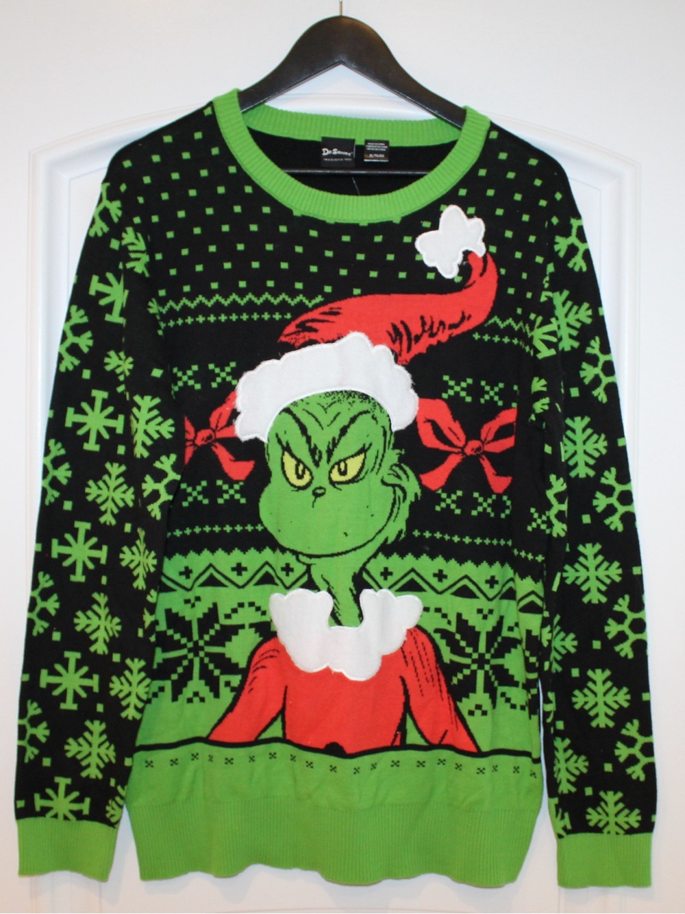 Dr. Suess’ The Grinch sweater (men’s XL) (NWT)